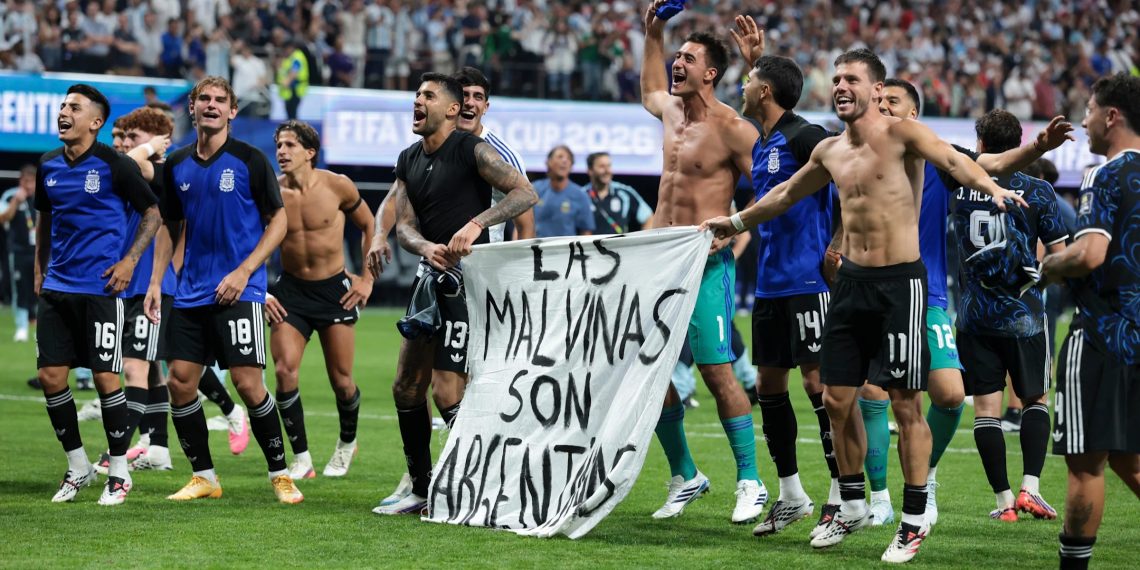 Argentina Terancam Disanksi FIFA usai Bentangkan Spanduk Malvinas setelah Kalahkan Inggris
