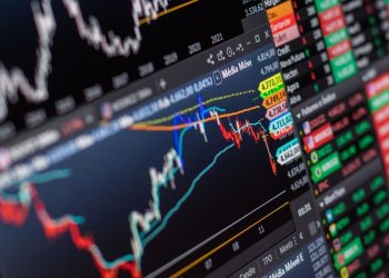 IHSG Rebound ke Zona Hijau, Nilai Transaksi Tembus Rp5,8 Triliun
