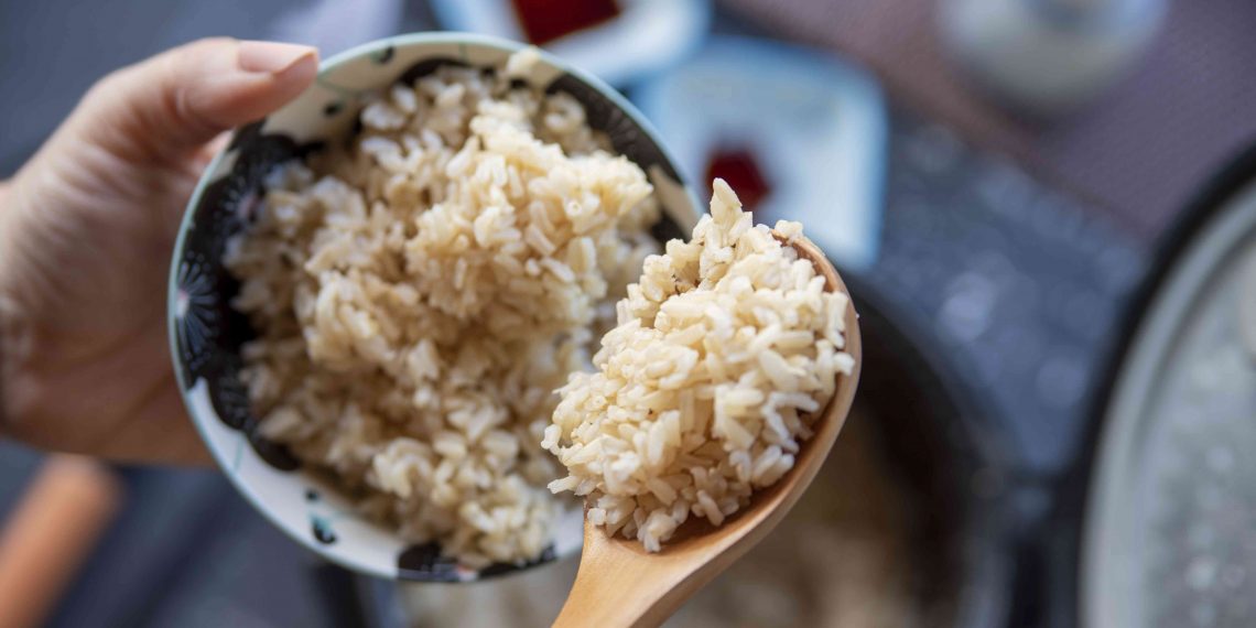 Jangan Asal Dipanaskan, Pakar Ungkap Cara Aman Makan Nasi Sisa Semalam