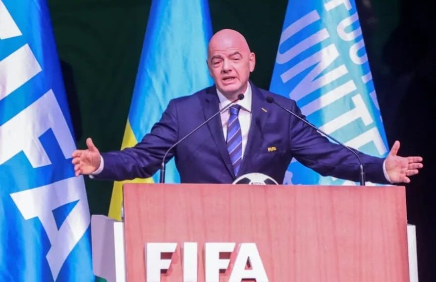 Siapa Sebenarnya Gianni Infantino? Sosok Paling Berkuasa di Dunia Sepak Bola