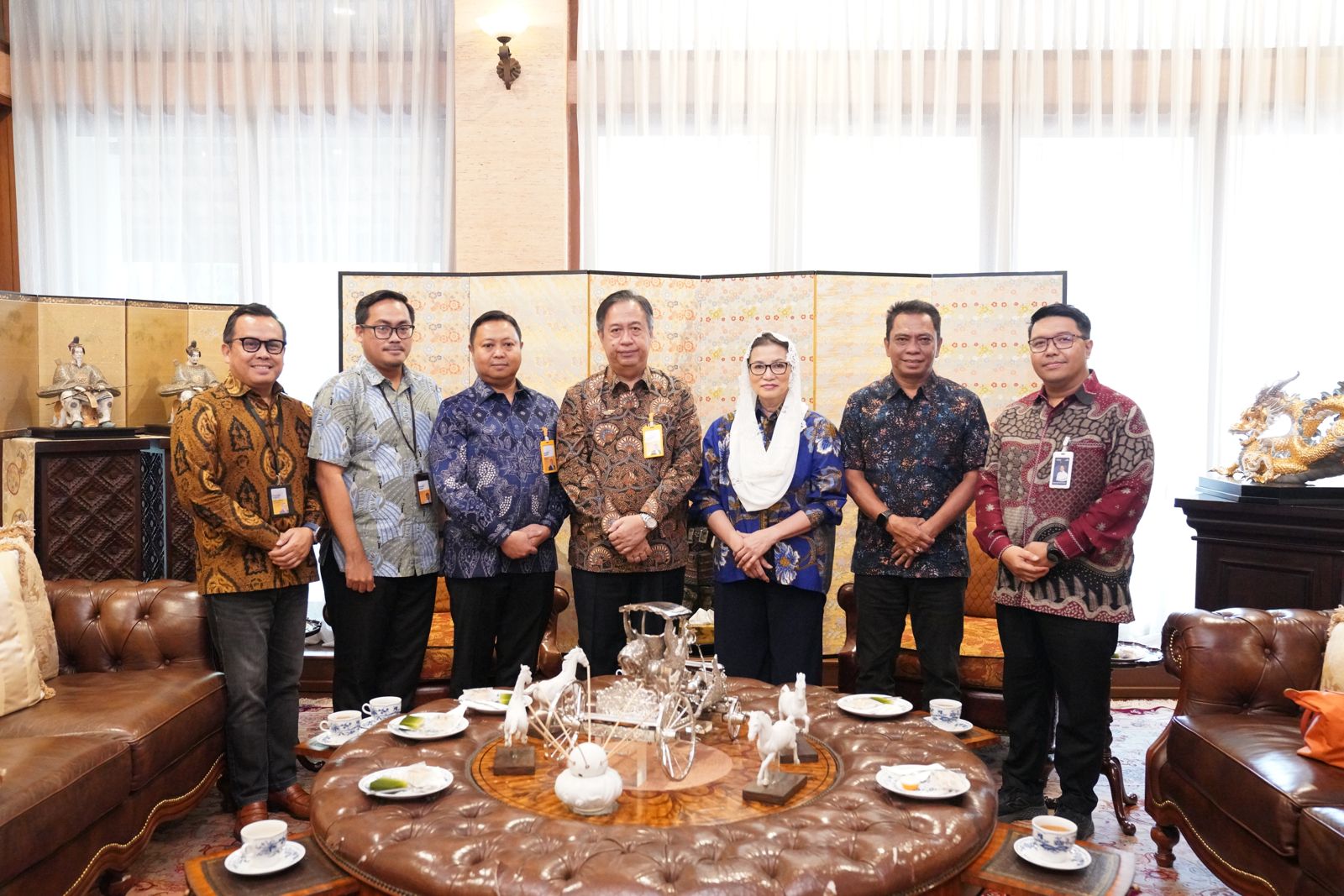 Taspen dan Bank Mandiri Taspen Serahkan Santunan kepada Keluarga Rahmad Gobel