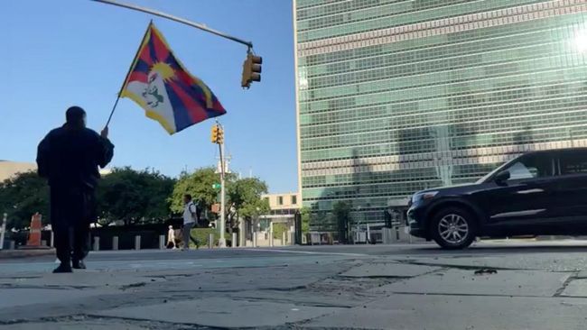 Aktivis Tibet Bakar Diri di Dekat Markas PBB, Protes UU Baru China