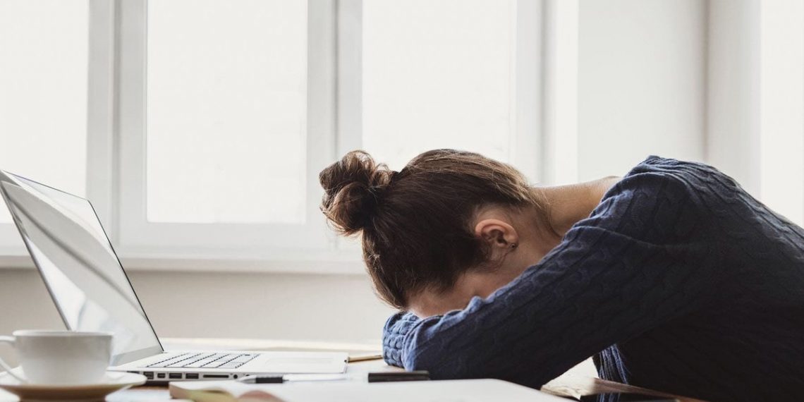 5 Tanda Burnout yang Sering Disalahartikan sebagai Rasa Malas