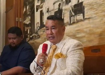 Hotman Paris Jalani Operasi Saraf Kejepit L4-L5 dan Ini Gejalanya