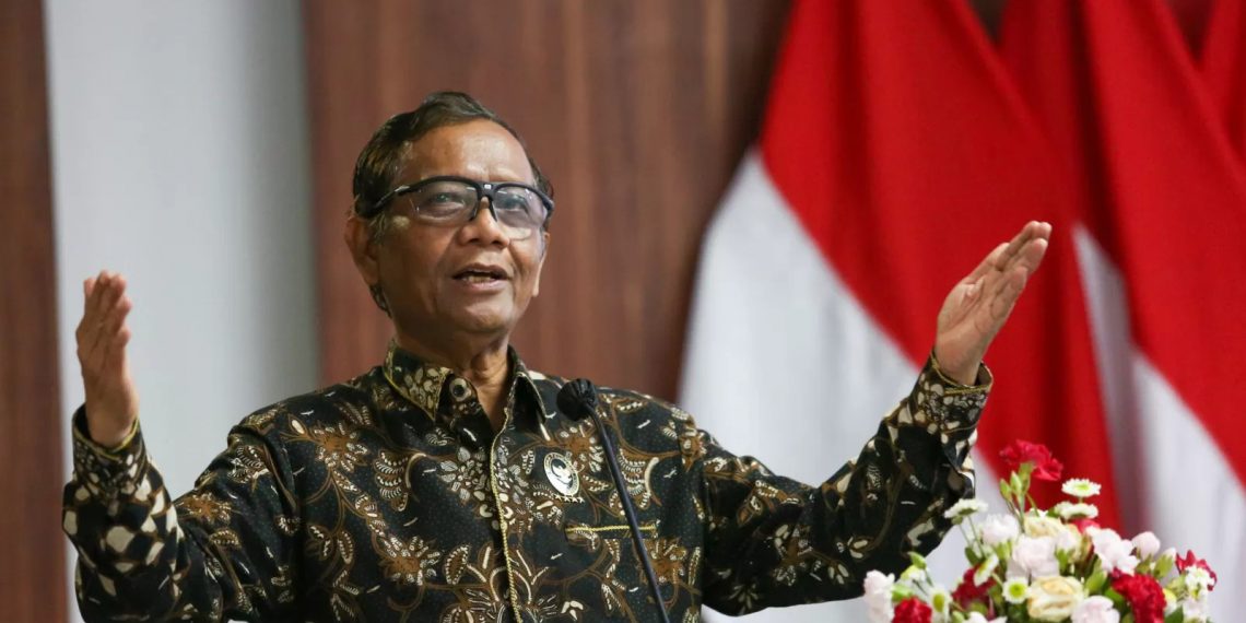 Mahfud MD Pertanyakan Dasar Hukum Pengalihan Penyidikan Kasus Febrie ke Kejagung