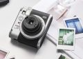 FUJIFILM Indonesia menghadirkan instax mini 99 Matte Silver dengan fitur fotografi analog kreatif. Kamera ini dijual mulai Rp3.599.000.