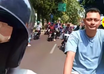 Video Pemotor Dipukul Pria Bermotor Sport di Jagakarsa Hebohkan Medsos