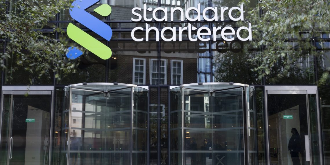 Standard Chartered Indonesia Borong Dua Penghargaan Euromoney Awards 2026