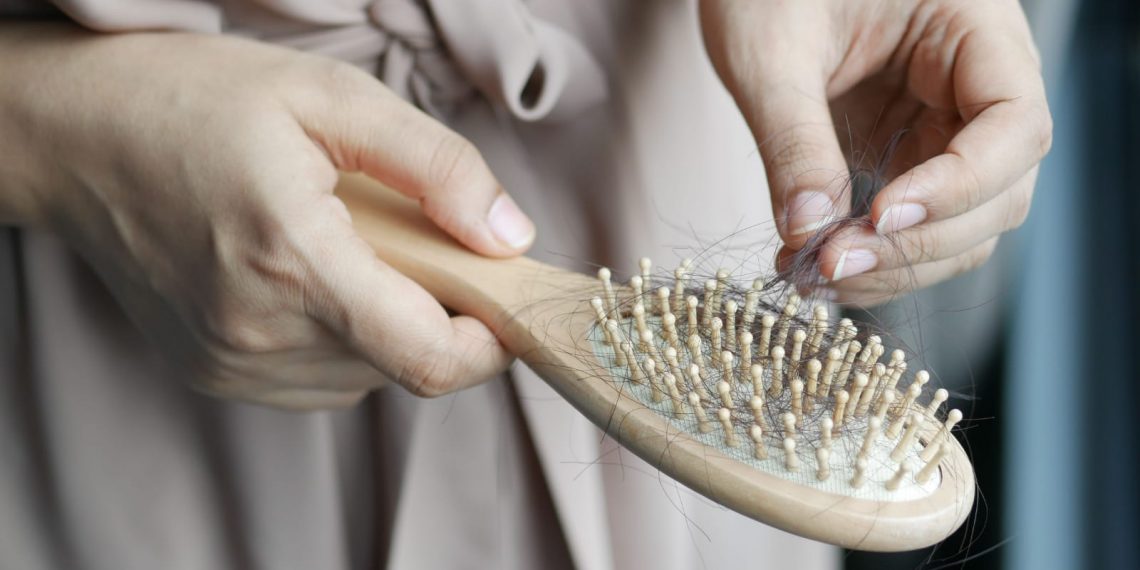 Seberapa Penting Membersihkan Sisir Rambut? Ini Penjelasannya
