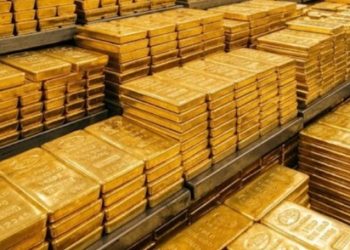 Harga Emas Dunia Terkoreksi, Peluang Kenaikan Suku Bunga The Fed Makin Besar