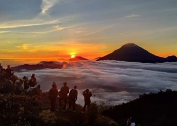 Menikmati Keindahan Gunung Ungaran, Pendakian 2 Hari 1 Malam yang Penuh Pesona