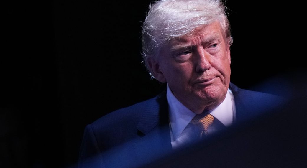 Trump Mendadak Batalkan Tarif 20 Persen di Selat Hormuz, Ada Apa?