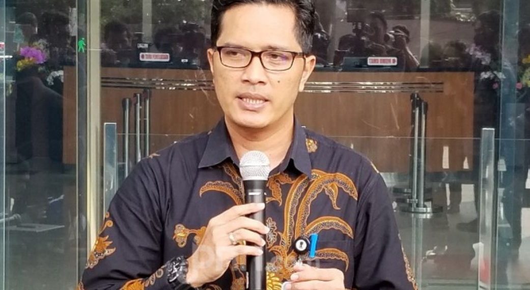 Status Tahanan Febrie Adriansyah Ditegaskan KPK, Sudah Kenakan Rompi Resmi