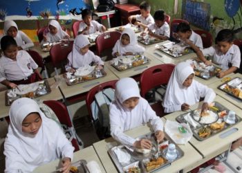 BGN Sebut Anggaran Makan Bergizi Gratis 2026 Berpotensi Menyusut Jadi Rp229 Triliun
