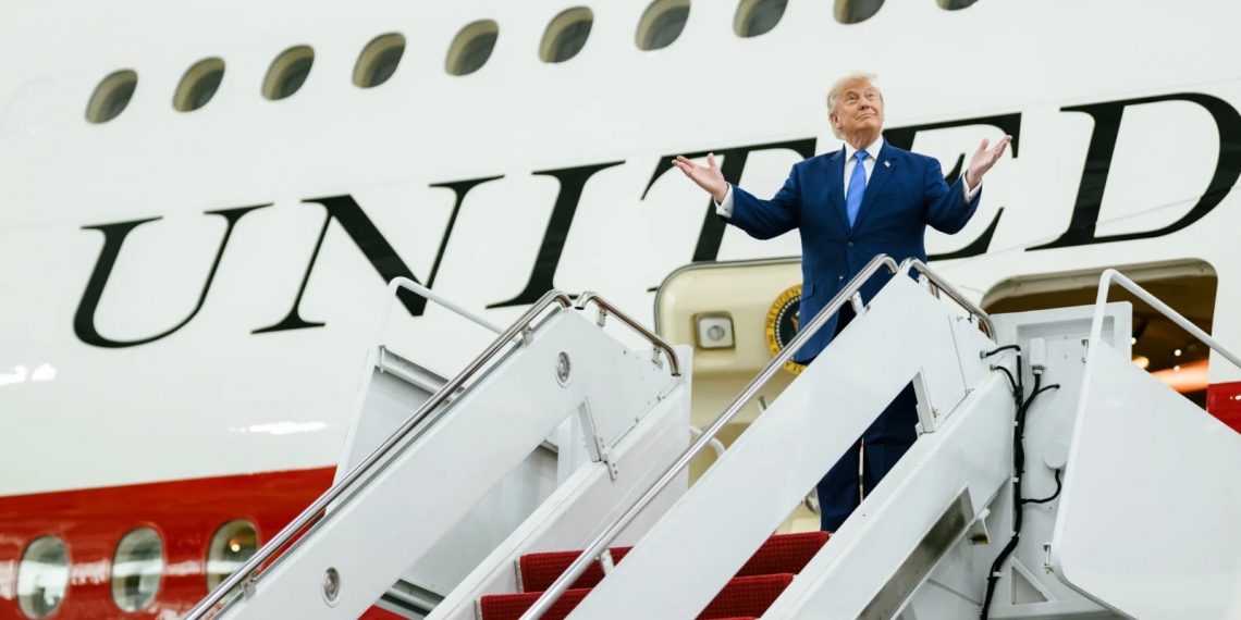 Trump Diam-diam Ganti Pesawat di Tengah Ancaman Iran, Jurnalis Disebut Jadi Umpan