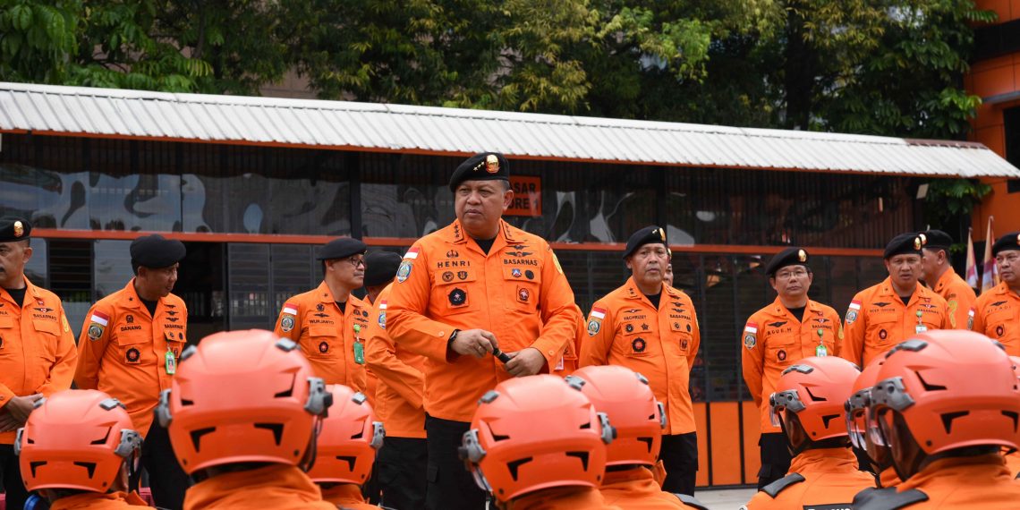 15 Personel SAR Dikerahkan dari Surabaya untuk Bantu Penanganan Gempa di NTT