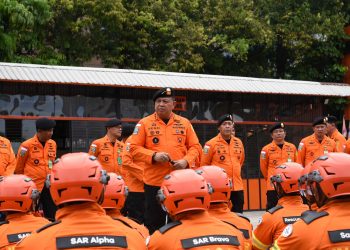 15 Personel SAR Dikerahkan dari Surabaya untuk Bantu Penanganan Gempa di NTT