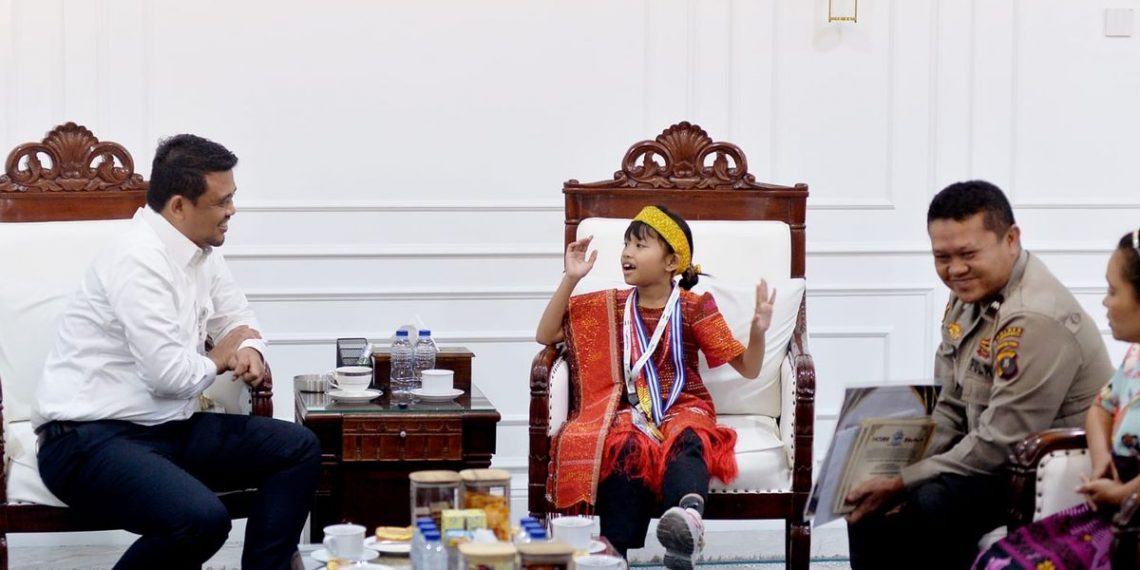Bobby Nasution Apresiasi Siswi SD Peraih Emas Olimpiade Asia dengan Rumah dan Beasiswa