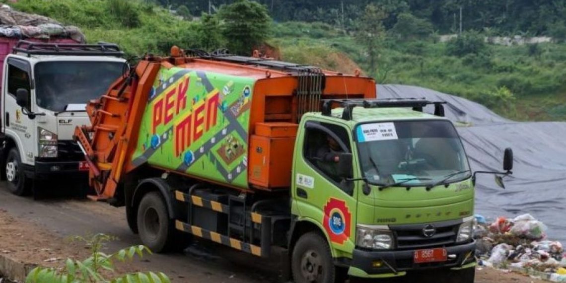 Bandung Tambah 100 Truk Sampah untuk Angkut 1.000 Ton Sampah per Hari