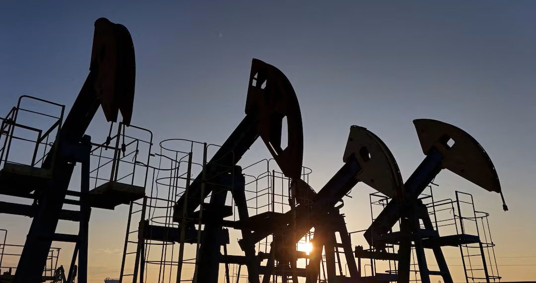 Minyak Dunia Kembali Bergejolak, Harga Brent Anjlok 8% dalam Sepekan