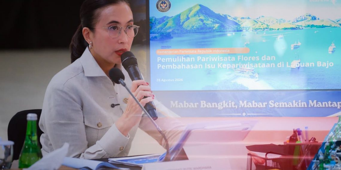 Menteri Pariwisata Widiyanti Putri menggelar pertemuan dengan Pemerintah Daerah Manggarai Barat serta pelaku industri dan asosiasi pariwisata di Labuan Bajo