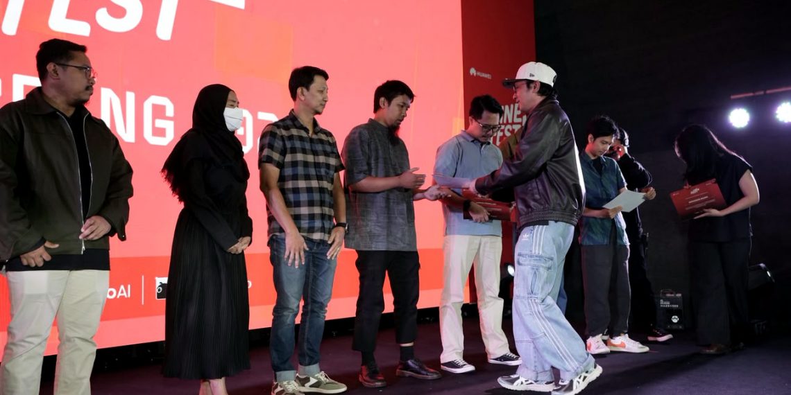 Kolaborasi Telkomsel, Huawei, dan MiniMax Menghadirkan Ruang Eksplorasi yang Mempertemukan Teknologi, Kreativitas, dan Talenta Digital Indonesia.