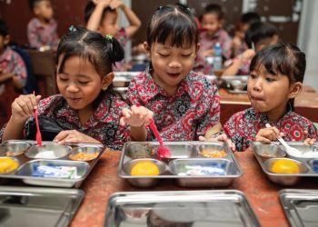 Siswa Tojo Una-Una Cerita Perubahan Setelah Dapat MBG