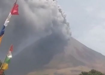 Sinabung Erupsi Setelah 4 Tahun, Status Kini Naik Jadi Siaga
