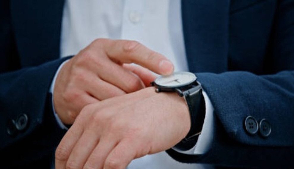 Jangan Asal Dijemur! Ini 6 Cara Tepat Mengatasi Jam Tangan Berembun