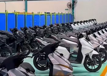 Punya Motor Listrik Gesits atau Alva? Ini Daya Minimal untuk Charging di Rumah