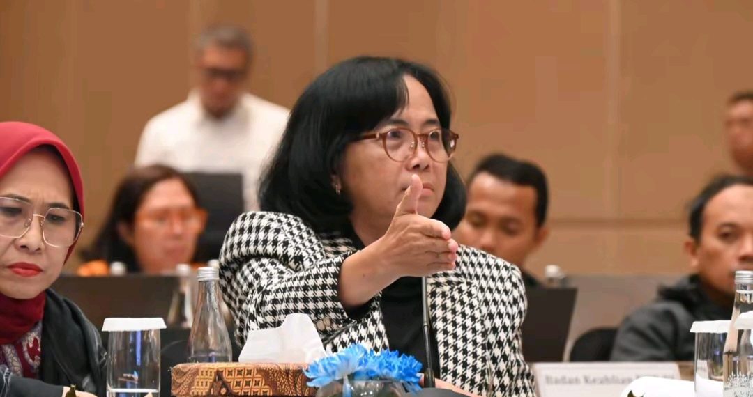 Rp820,9 Triliun untuk Pendidikan, Mengapa Gaji Guru Belum Naik?
