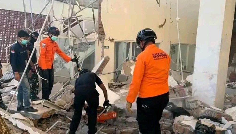 Perkembangan Gempa NTT: 105 Korban Jiwa, 179 Ribu Orang Mengungsi