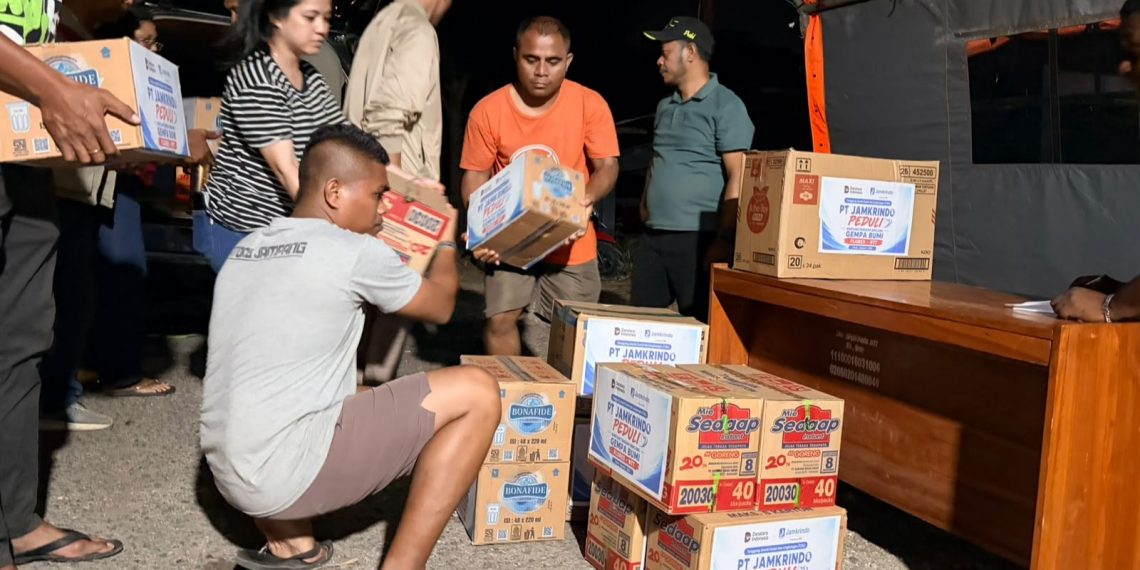 Jamkrindo Salurkan Bantuan Kemanusiaan bagi Masyarakat Terdampak Bencana NTT