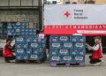 Danone Indonesia bersama PMI menyalurkan bantuan Rp1 miliar, 53.000 botol AQUA, dan produk nutrisi untuk warga terdampak gempa NTT