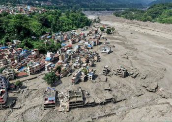 Banjir bandang dan longsor di perbatasan Nepal-China menewaskan sedikitnya 160 orang. Ratusan wisatawan, pekerja, dan warga masih dilaporkan hilang. (Foto: X/BokaThob2383)