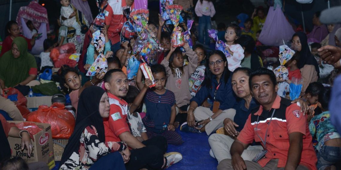 TelkomGroup menyalurkan bantuan kemanusiaan hingga Rp1,3 miliar bagi masyarakat terdampak gempa NTT, mencakup logistik, kesehatan, dapur umum, dan air bersih.
