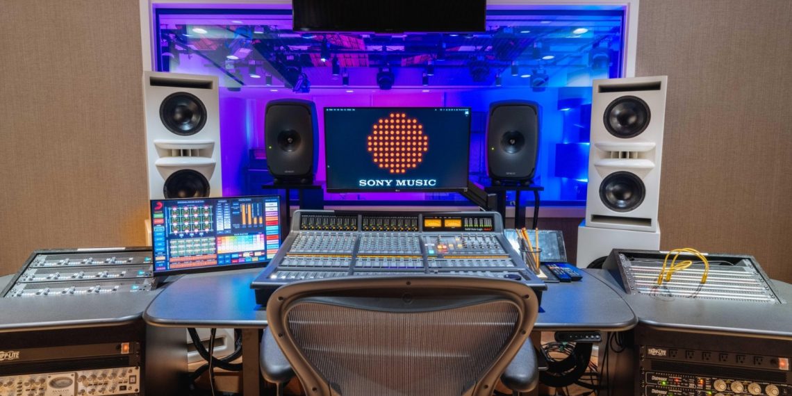 Sony Music Publishing dan Warner Chappell menggugat Anthropic atas dugaan pembajakan ribuan karya berhak cipta untuk melatih model AI Claude.