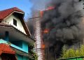 Ruko Central Cikini Terbakar Api Diduga Berasal dari Lantai 3