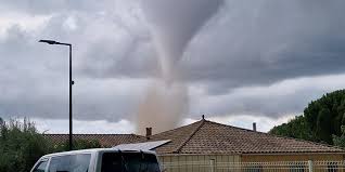 Tornado Langka Menerjang Prancis, Puluhan Warga Terluka