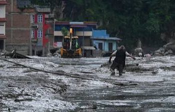 165 Orang Tewas dalam Bencana Nepal-Tibet, 1.384 Orang Masih Hilang