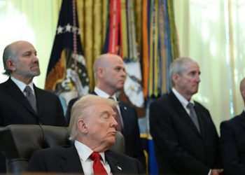 Tertangkap Kamera Trump Tertidur Saat Rapat di Gedung Putih