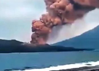 Dalam Hitungan Jam Anak Krakatau Erupsi 42 Kali
