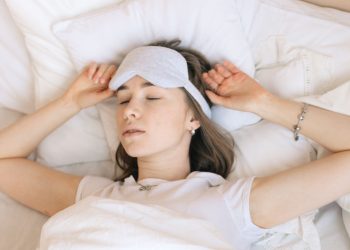 Cukup Tidur atau Rutin Olahraga, Mana yang Baik untuk Mengelola Stres?