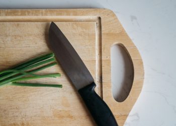 Telanan Kayu atau Plastik? Mana yang Paling Higienis dan Aman?