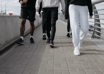 Berapa Lama Berjalan Kaki Paling Efektif untuk Kesehatan? Ini Kata Ahlinya