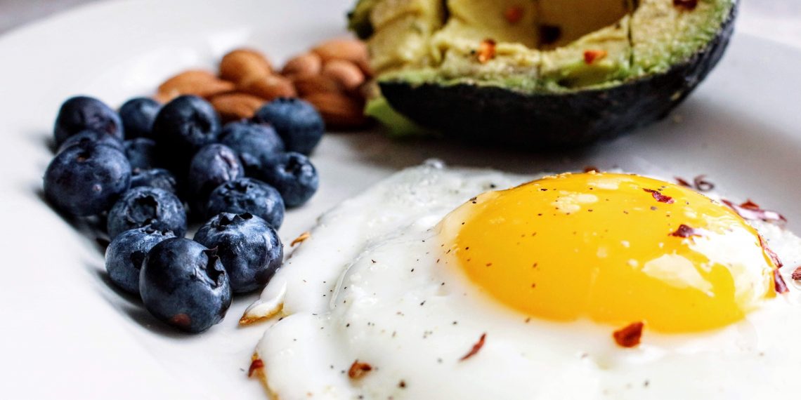 Sarapan Tinggi Protein - pexels/Jenna Hamra