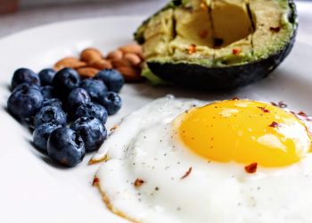 Sarapan Tinggi Protein - pexels/Jenna Hamra