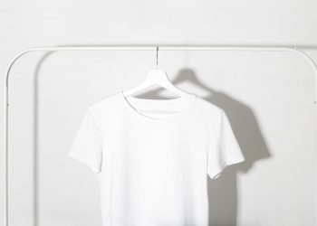 5 Cara Menyimpan Baju Putih Supaya Tidak Kuning dan Kusam