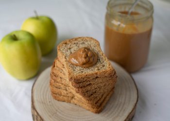 Roti Gandum dan Selai Kacang - pexels/Denis Liendo