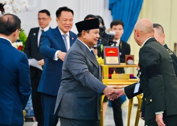 Prabowo Terima Baret Merah dan Medali Militer Thailand, Ini Maknanya